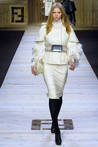 Look 24